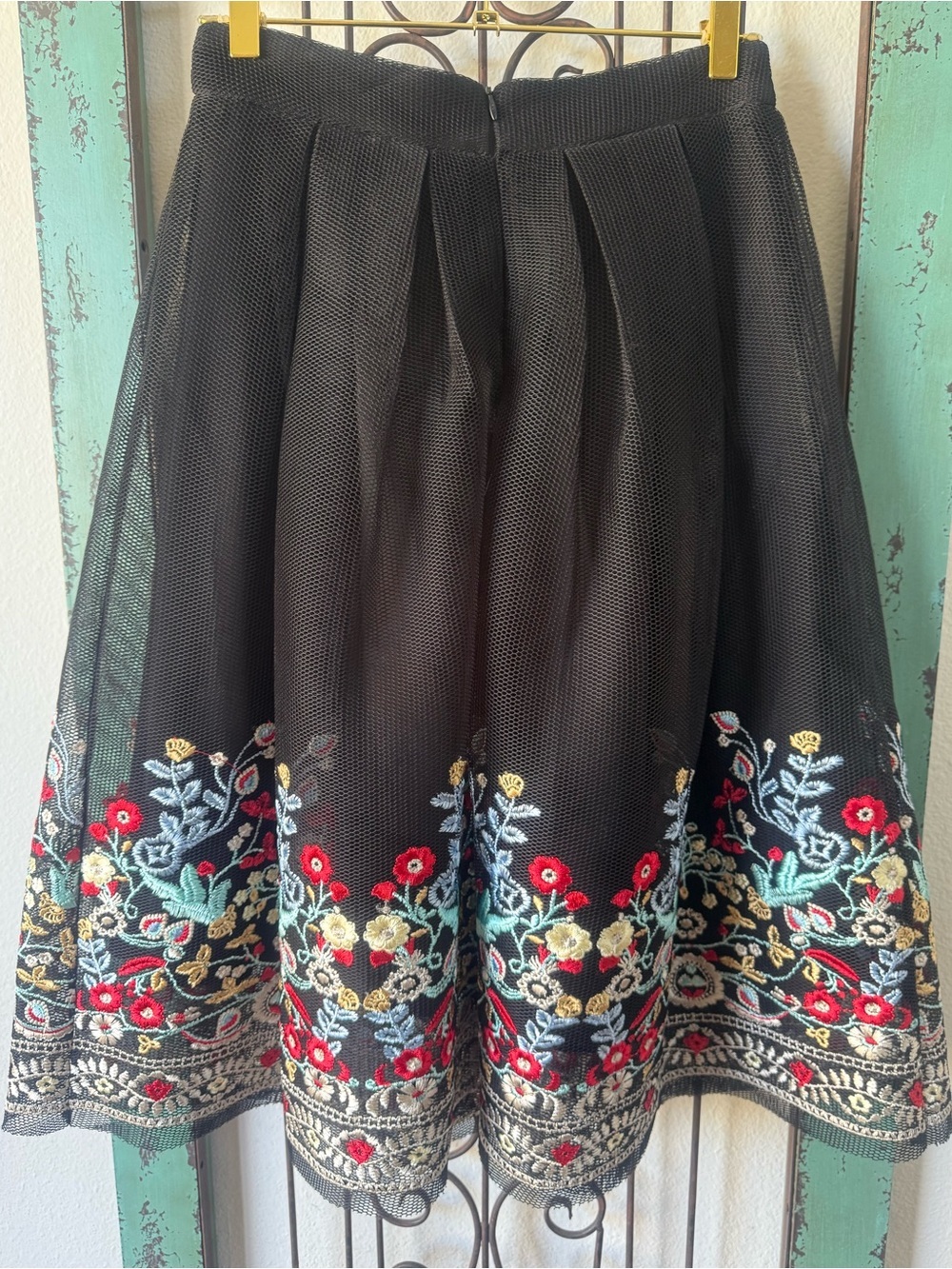 Gianni Bini Amelia Embroidered Mesh Floral Midi Skirt NWT Size S - Picture 4 of 10